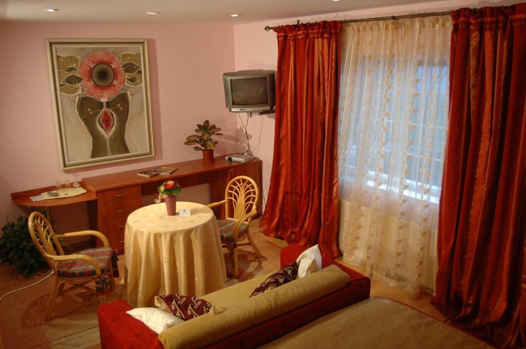 Country Club La Mesteceni Sebes  Bilik gambar
